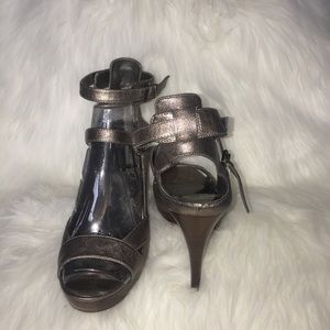 Guess metallic sandals